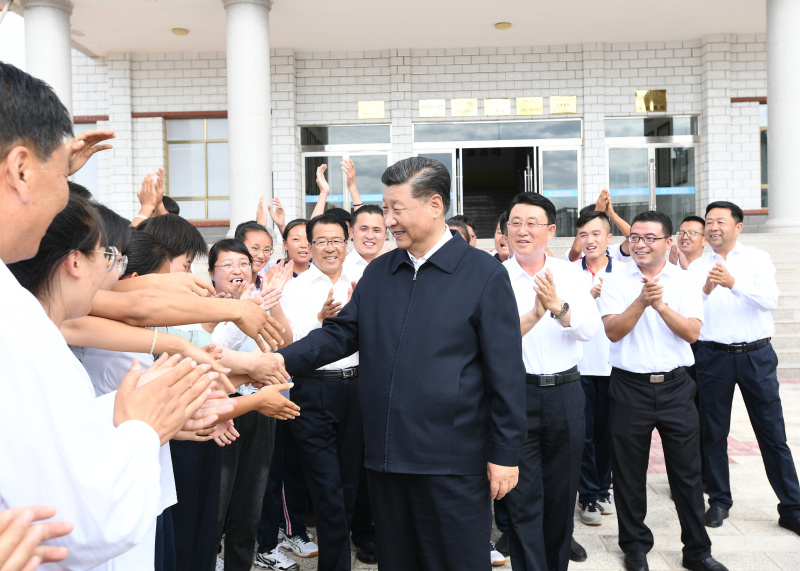 习近平考察山丹培黎学校和山丹马场